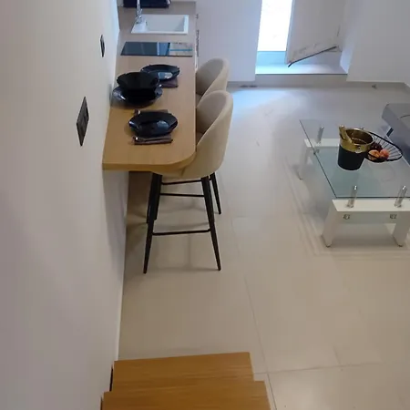 Sotoportego דירה *